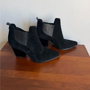 Donald J Pliner Vale Black Suede Leather Heeled Ankle Bootie Womens 10 Point Toe